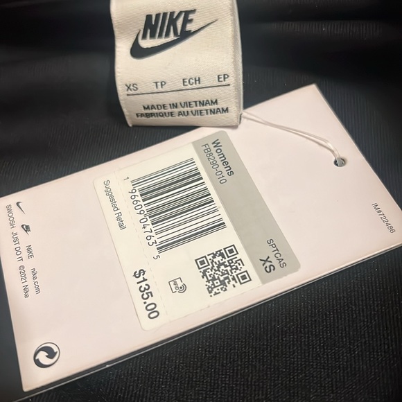 Nike cropped sweater zip up NWT - Picture 3 of 3